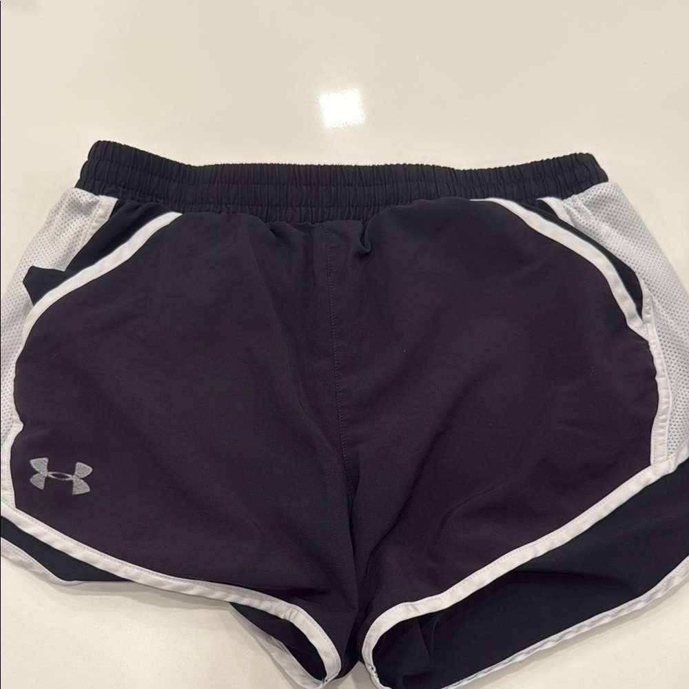 Under Armour Black and White Athletic Shorts Dynamic Design